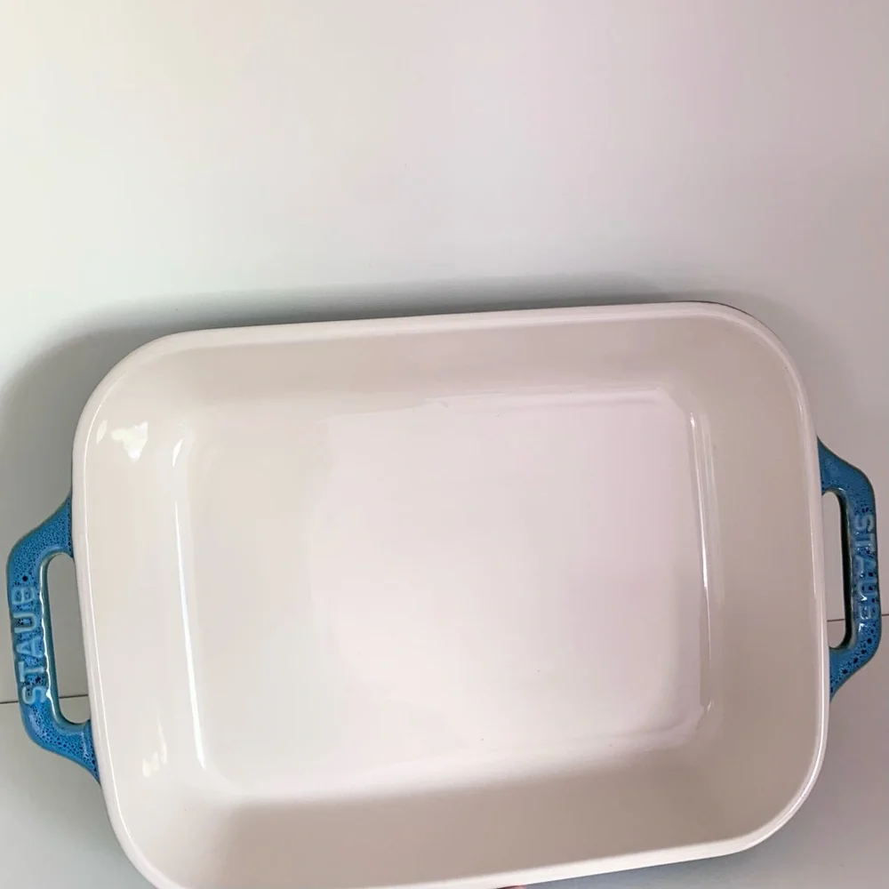 Hold NWOT Staub enameled baking dish - Picture 11 of 11